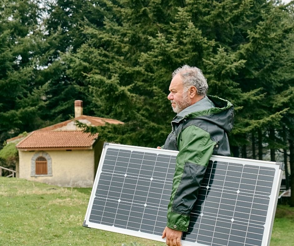 Instalación de paneles solares en vivienda para autoconsumo energético